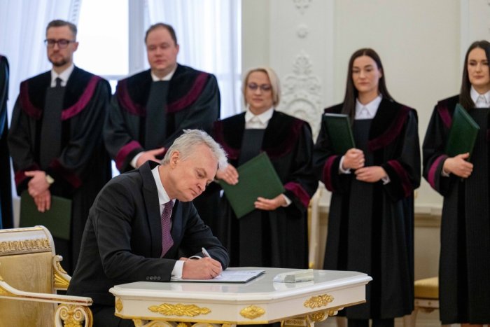 11 new judges sworn in, including Panevėžys native Artūras Skaparas