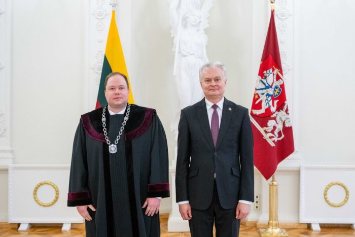 Prisiekė 11 naujų teisėjų, tarp jų – panevėžietis Artūras Skaparas